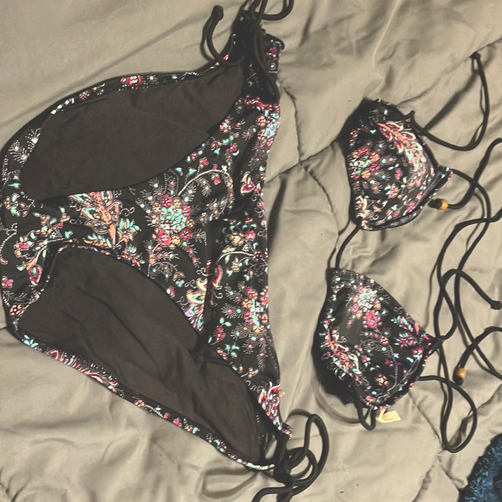 AE Bikini